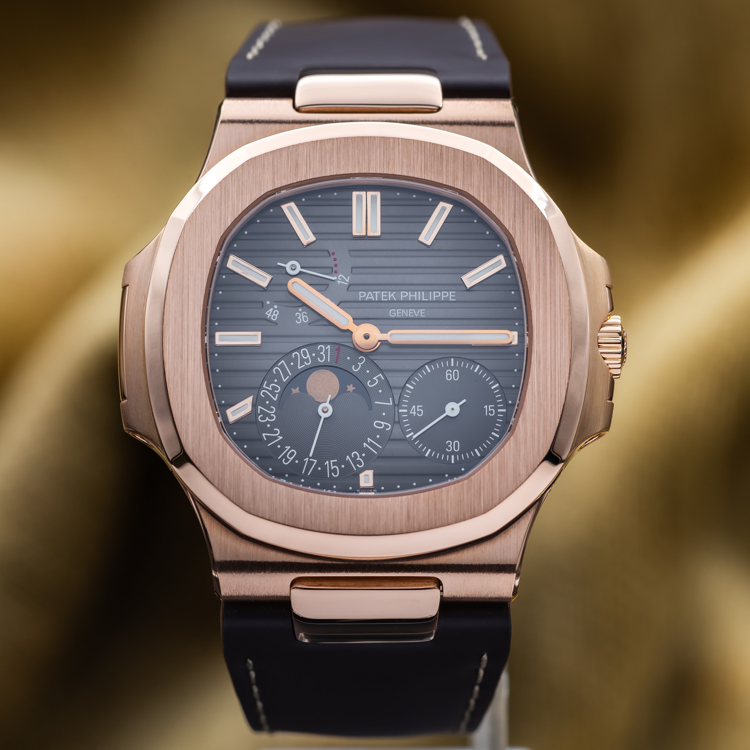 Patek Philippe Nautilus Moon Phase Rose Gold 40mm 5712R - 1